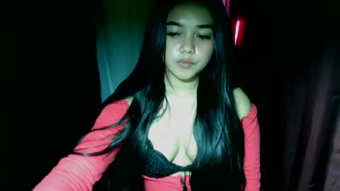 Snapshot of moon_of_desirexx chatting on 10.30.25 Joy online show from 10.30.25