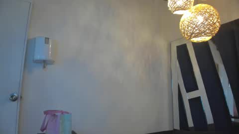 Snapshot of moon_swt_ chatting on 03.04.25 Luna online show from 03.04.25