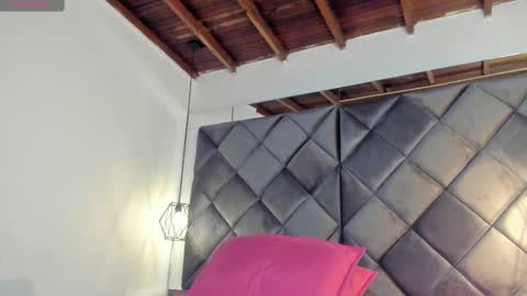 Snapshot of moon_swt_ chatting on 11.08.25 Luna online show from 11.08.25