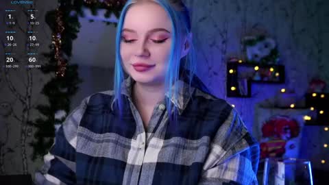 Snapshot of moon_valkyriie chatting on 12.30.24 Emilia online show from 12.30.24