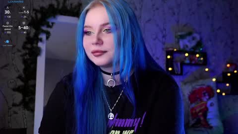 Snapshot of moon_valkyriie chatting on 01.08.25 Emilia online show from 01.08.25