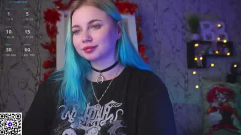 Snapshot of moon_valkyriie chatting on 09.09.25 Emilia online show from 09.09.25