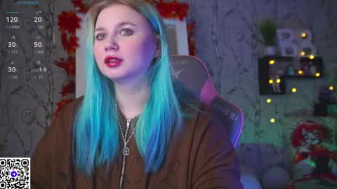 Snapshot of moon_valkyriie chatting on 09.15.25 Emilia online show from 09.15.25