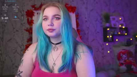 Snapshot of moon_valkyriie chatting on 09.20.25 Emilia online show from 09.20.25