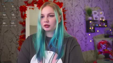 Snapshot of moon_valkyriie chatting on 09.29.25 Emilia online show from 09.29.25