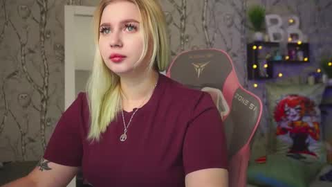 Snapshot of moon_valkyriie chatting on 02.26.26 Emilia online show from 02.26.26