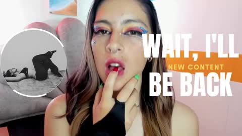 Snapshot of moon_winy chatting on 10.23.25 Winy online show from 10.23.25