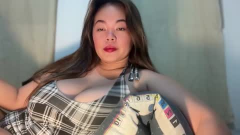 Snapshot of moona_luna21 chatting on 12.16.25 moona_luna21 online show from 12.16.25