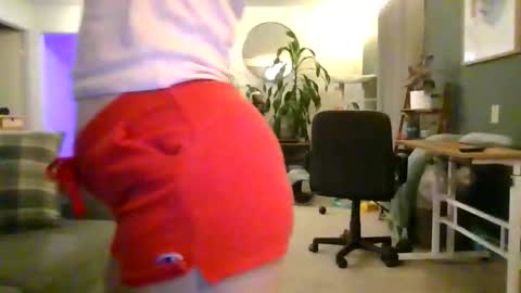 moonbutterfly94 online show from 05.18.26
