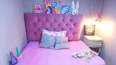 Charlotte online show from 04.08.26