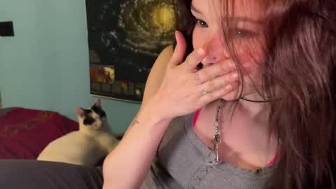 Snapshot of moonfaced_ chatting on 03.25.26 Ann online show from 03.25.26