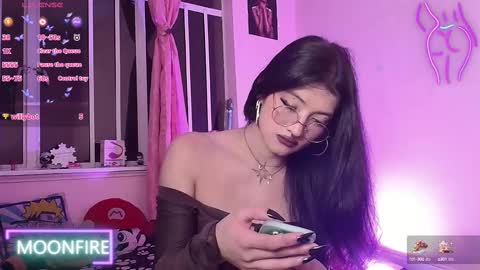 Snapshot of moonfiredance chatting on 03.04.25 Nicky online show from 03.04.25