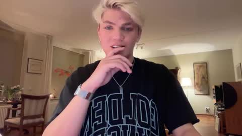 Snapshot of moonflamek chatting on 03.15.26 moonflamek online show from 03.15.26