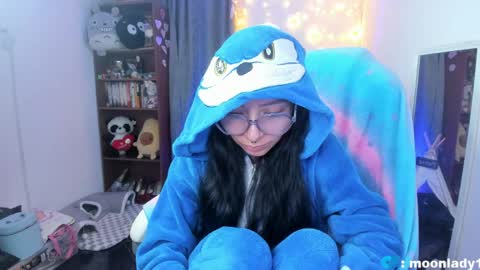 MOON  online show from 04.10.26