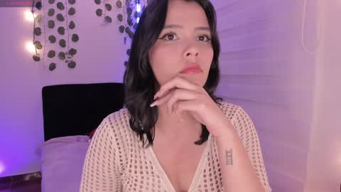 Snapshot of moonliight__ chatting on 12.22.24 moonliight__ online show from 12.22.24