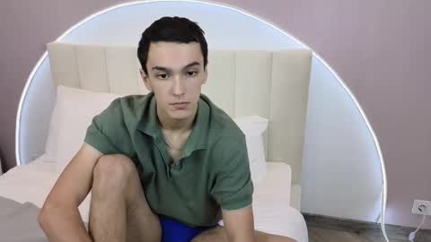 Snapshot of moonlinskinn chatting on 11.24.25 Stan online show from 11.24.25