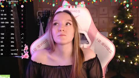 Snapshot of moonlish_siren chatting on 12.20.24 Katrin online show from 12.20.24