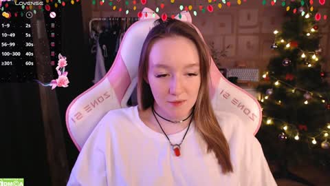 Snapshot of moonlish_siren chatting on 12.21.24 Katrin online show from 12.21.24