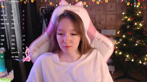 Snapshot of moonlish_siren chatting on 12.23.24 Katrin online show from 12.23.24