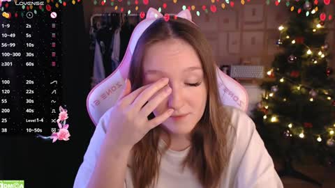 Snapshot of moonlish_siren chatting on 12.24.24 Katrin online show from 12.24.24