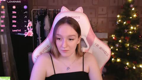 Snapshot of moonlish_siren chatting on 01.09.25 Katrin online show from 01.09.25