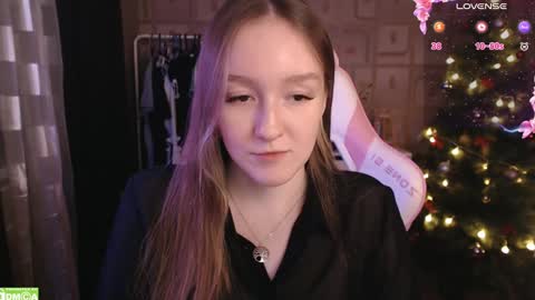 Snapshot of moonlish_siren chatting on 01.13.25 Katrin online show from 01.13.25