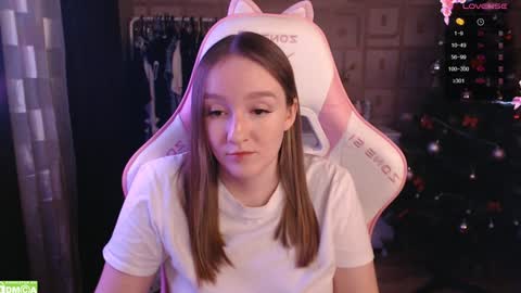 Snapshot of moonlish_siren chatting on 01.25.25 Katrin online show from 01.25.25