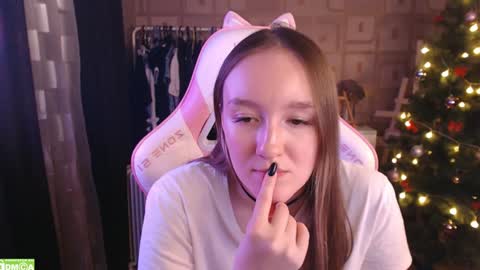 Snapshot of moonlish_siren chatting on 01.31.25 Katrin online show from 01.31.25