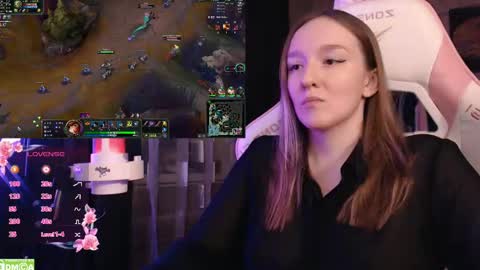 Snapshot of moonlish_siren chatting on 02.14.25 Katrin online show from 02.14.25