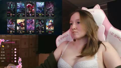 Snapshot of moonlish_siren chatting on 09.15.25 Katrin online show from 09.15.25