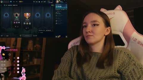 Snapshot of moonlish_siren chatting on 11.02.25 Katrin online show from 11.02.25