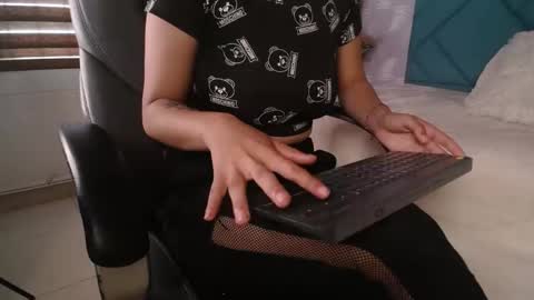 Michelle online show from 03.06.25