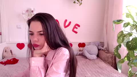 moore_alice online show from 04.12.26