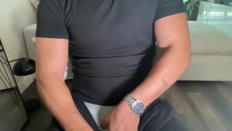 Snapshot of mora594574 chatting on 03.21.26 mora594574 online show from 03.21.26