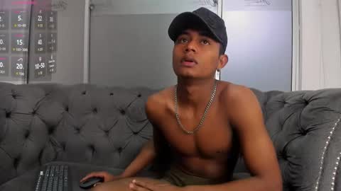 Mmorenito online show from 10.20.25