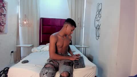 Mmorenito online show from 10.29.25