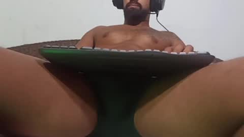 Snapshot of moreno_lutador chatting on 04.26.26 John john online show from 04.26.26