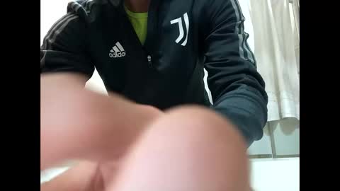 Snapshot of morenoguapo24 chatting on 01.10.25 Cloud Strife online show from 01.10.25