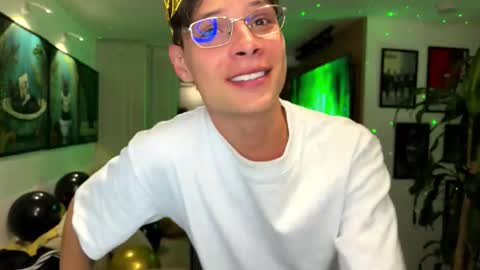 Snapshot of morgan_hiller chatting on 03.29.26 online show from 03.29.26