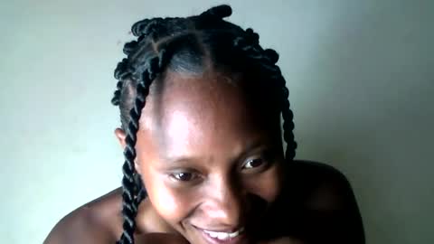 Snapshot of morgane_69 chatting on 06.24.26 morgane_69 online show from 06.24.26