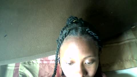 Snapshot of morgane_69 chatting on 06.27.26 morgane_69 online show from 06.27.26