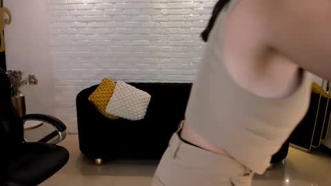 Morgan Hicks online show from 11.02.25