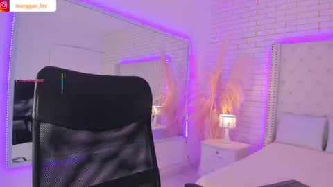 Morggan Castle online show from 09.18.25