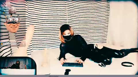 Snapshot of morphelina chatting on 12.03.25 Morphelina online show from 12.03.25