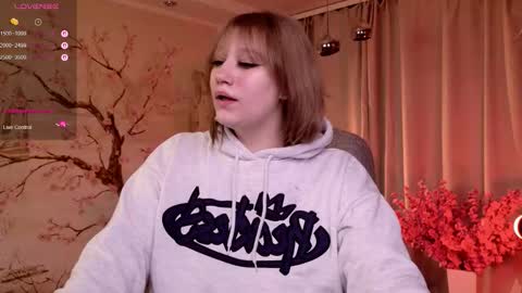 Snapshot of morvelyn chatting on 11.27.25 morvelyn online show from 11.27.25