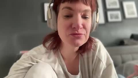 Mossy Mommy online show from 02.14.25