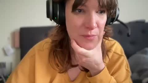 Snapshot of mossy_mommy chatting on 05.02.26 Mossy Mommy online show from 05.02.26