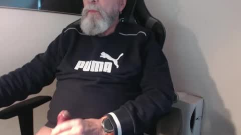 mr_boombastic2021 online show from 11.22.25