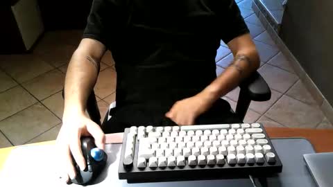 Snapshot of mr_kaa chatting on 09.21.25 mr_kaa online show from 09.21.25