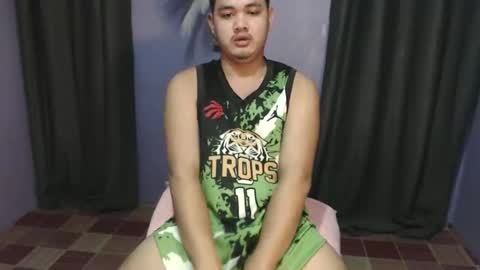 mr_olivercummerx online show from 12.18.25